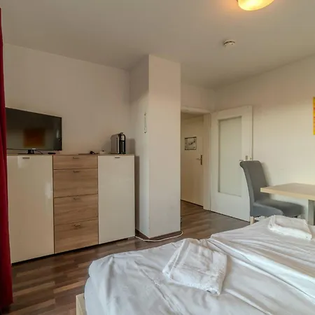 Chrysantihof - 390 Mit Pool & Sauna Цвизель