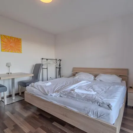 Chrysantihof - 390 Mit Pool & Sauna Апартаменты *